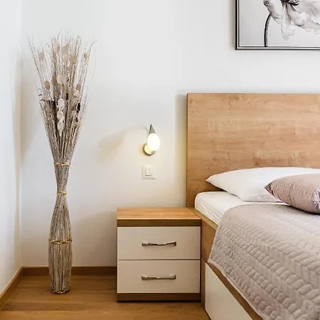 Golden View 8 公寓