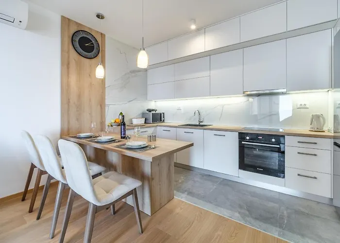 Golden View 8 Apartamento *