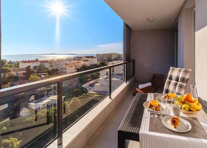 Golden View 8 * Split