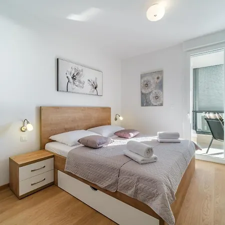 Golden View 8 Appartement *