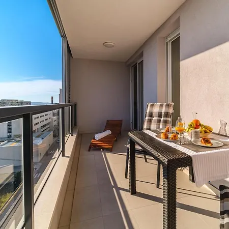 Golden View 8 아파트