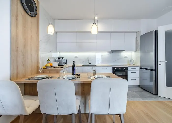 Golden View 8 דירה